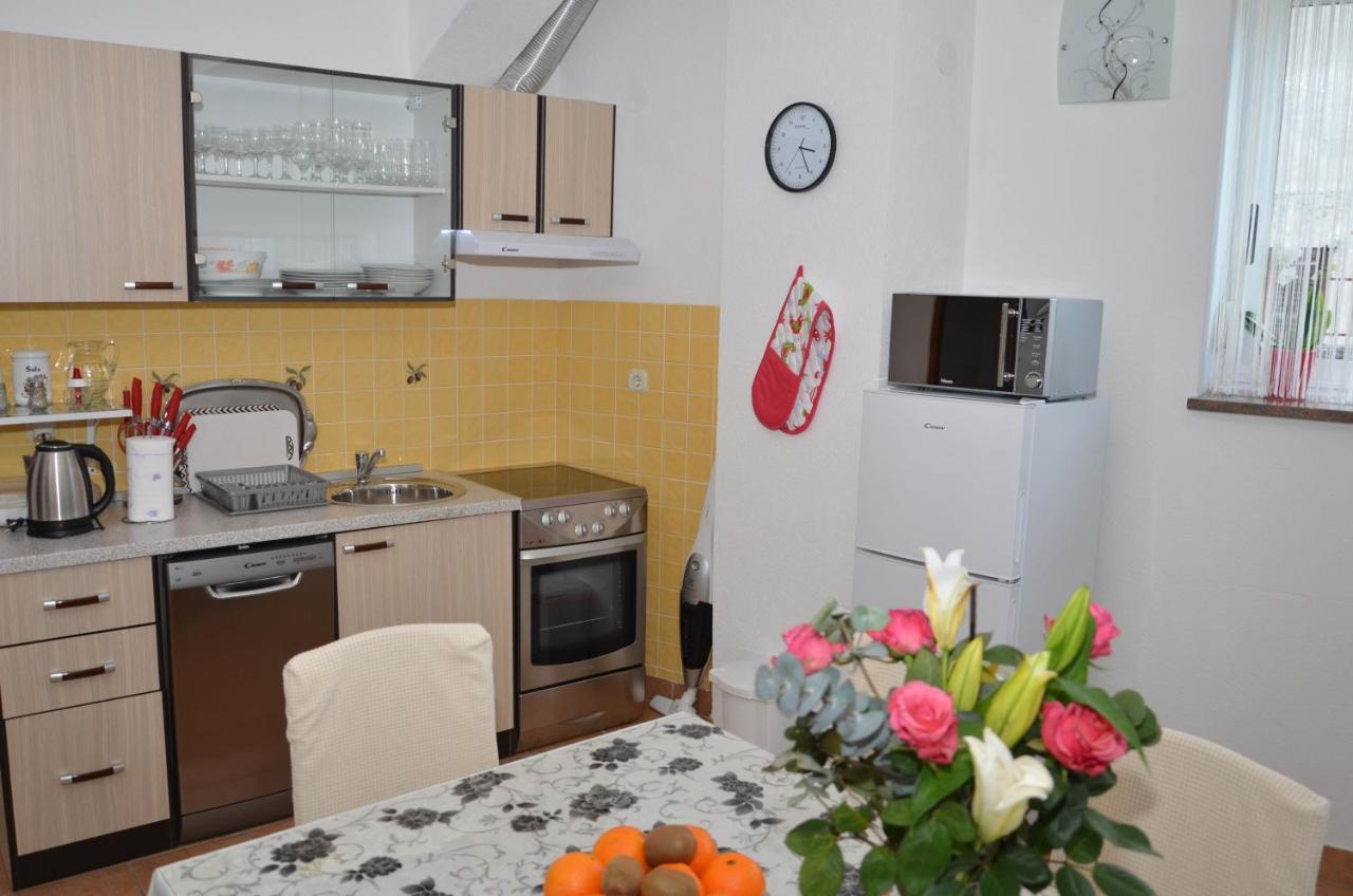 Ma-Lo Apartment Pirovac Exterior photo